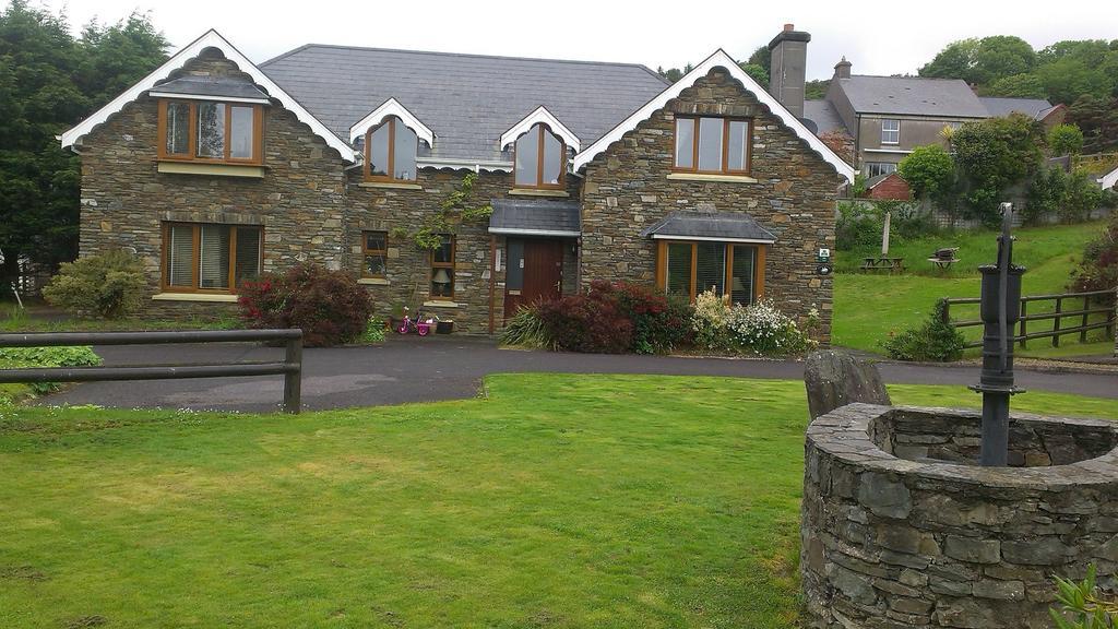 Ethan House B&B รอสคาร์เบอรี ภายนอก รูปภาพ