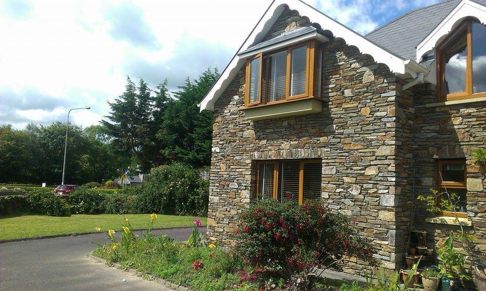Ethan House B&B รอสคาร์เบอรี ภายนอก รูปภาพ